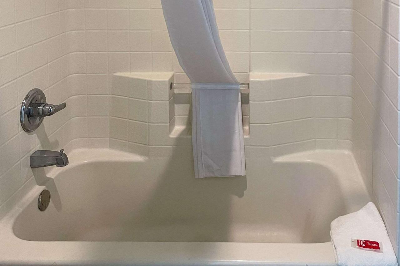 Econo Lodge Inn & Suites Sweetwater I-20 Eksteriør billede
